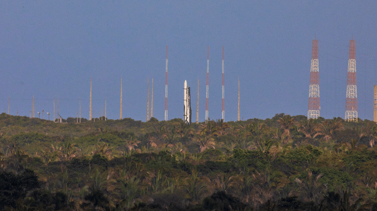 O foguete Hanbit-Nano está posicionado no Centro de Lançamento de Alcântara, no Maranhão, para lançamento O foguete Hanbit-Nano está posicionado no Centro de Lançamento de Alcântara, no Maranhão, para lançamento
