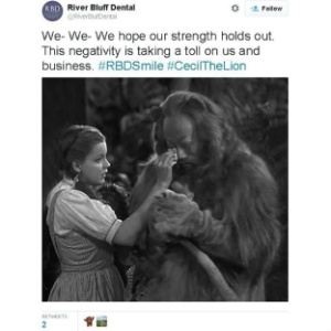 Em um post em um conta do Twitter satírica a atriz Judy Garland vivendo a personagem Dorothy do filme "O Mágico de Oz" enxuga as lágrimas do leão, seguido da frase: "Nós esperamos que nossa força siga intacta. Essa negatividade está tendo um peso sobre todos nós e sobre os nossos negócios" - Reprodução/ Twitter/ RiverBlufDental