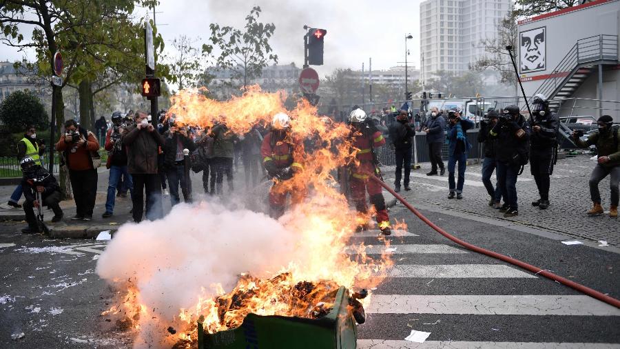França tem dia de protestos no aniversário de 1 ano dos "coletes amarelos" - MARTIN BUREAU/AFP