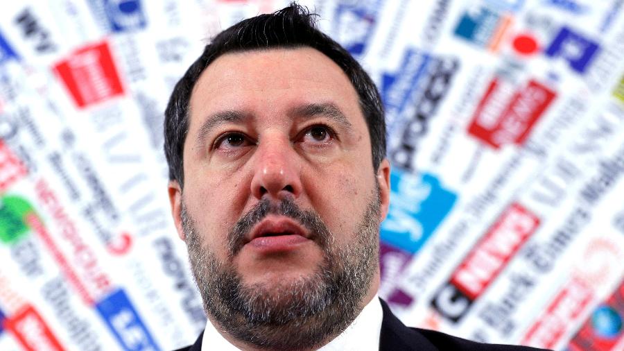 Primeiro indício de que Salvini, 48 anos, havia enfim se vacinado surgiu logo no início da manhã, em uma postagem nas redes -