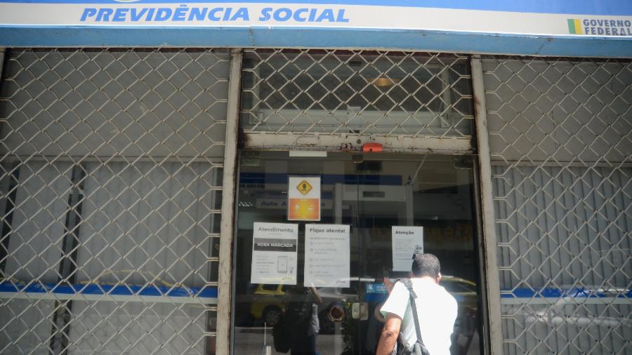 Agencia do INSS da Previdência Social localizada na Rua México, no centro do Rio de Janeiro - ADRIANO ISHIBASHI/ESTADÃO CONTEÚDO