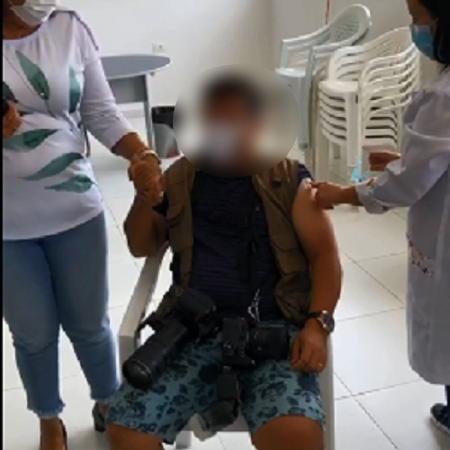 Fotógrafo é supostamente vacinado contra covid-19 na cidade de Jupi (PE) - Reprodução