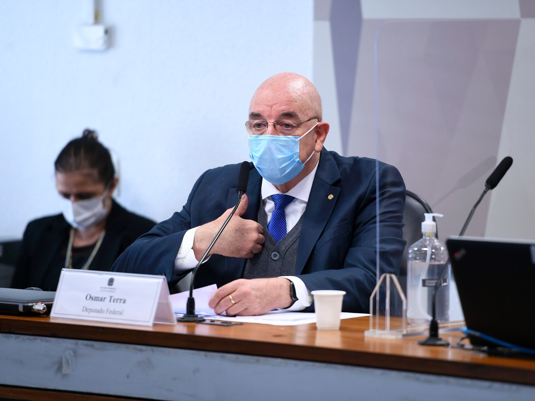 Osmar Terra conduziu presidente Bolsonaro para o Mundo da Lua