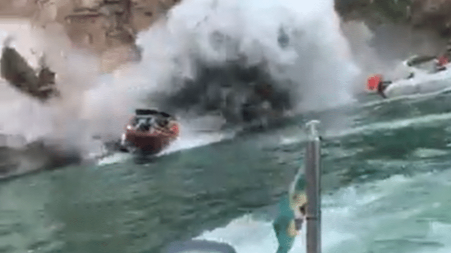 08.jan.2022 - Rocha de cânion caiu em Capitólio (MG), atingindo embarcações com turistas - Reprodução / Twitter