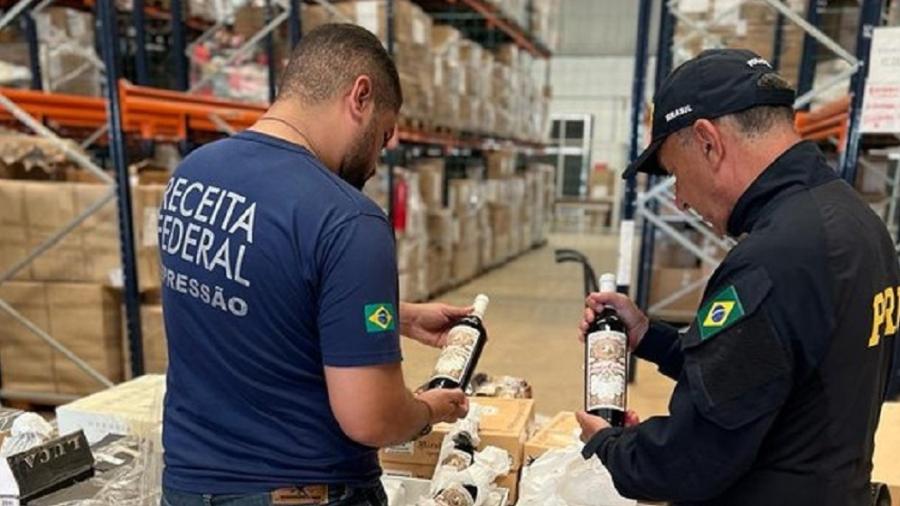 Operação da Receita e da PRF apreendeu milhares de garrafas de vinhos em Goiás - Divulgação