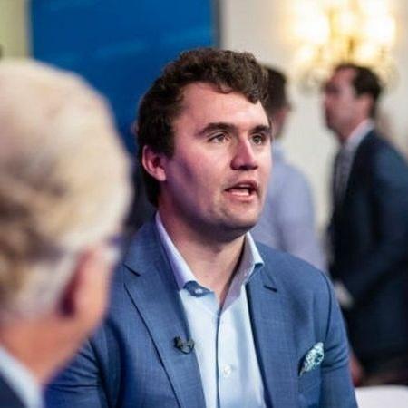 O republicano Charlie Kirk é contrário à participação dos EUA na guerra israelense contra o Irã