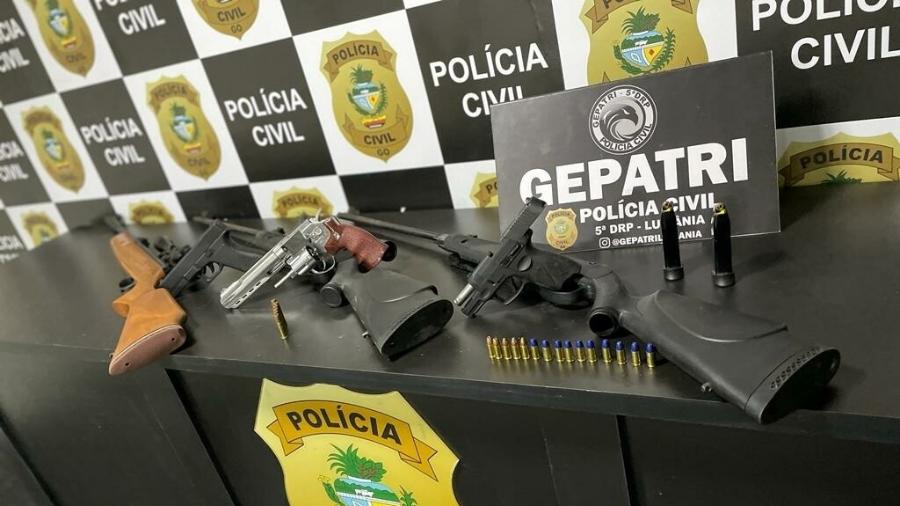 Foram localizados novos móveis, geladeira, eletrodomésticos, arma de fogo e munições na casa da suspeita, que era sobrinha do idoso de 85 anos - Divulgação/Polícia Civil de Goiás
