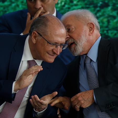 Presidente Lula e o vice presidente Geraldo Alckmin em celebração ao Dia da Amazônia, no Palácio do Planalto.  - Pedro Ladeira/Folhapress