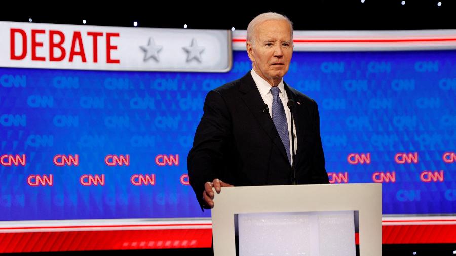 27.jun.2024 - O presidente dos EUA, Joe Biden, participa do primeiro debate presidencial organizado pela CNN em Atlanta, Geórgia. - REUTERS/Marco Bello
