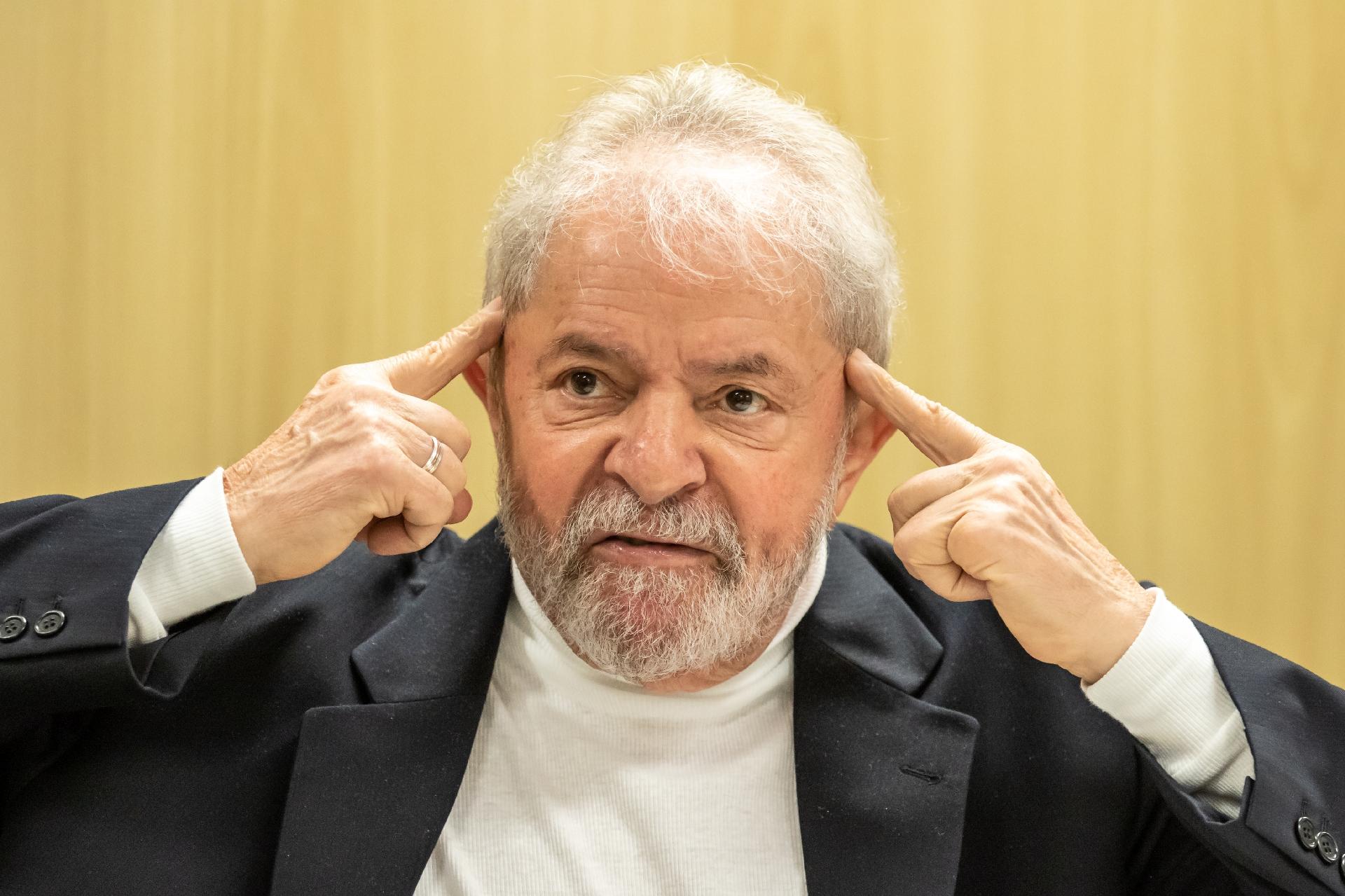 Advogados avaliam usar livro de Janot como prova de que Lula foi perseguido  - 01/10/2019 - UOL Notícias