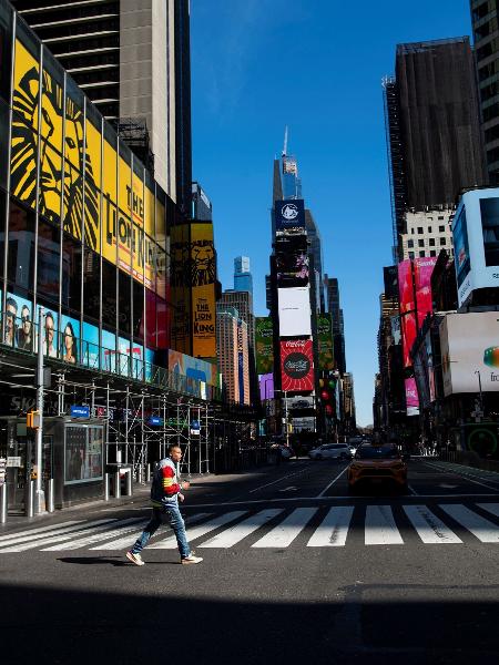 Imagem da Times Square, em Nova York, esvaziada após a pandemia de coronavírus nos EUA - Eduardo Munoz/Reuters