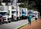 Caminhoneiros do setor frigorífico protestam contra alta do ICMS em SP - Aloisio Mauricio/FotoArena/Estadão Conteúdo