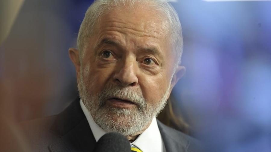 16.out.2022 - Lula na chegada de debate UOL/Band - Reinaldo Canato/UOL