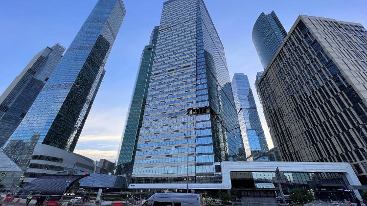 Em julho, a fachada de um prédio de escritórios na cidade de Moscou (Rússia) foi danificada após um ataque de drone ucraniano