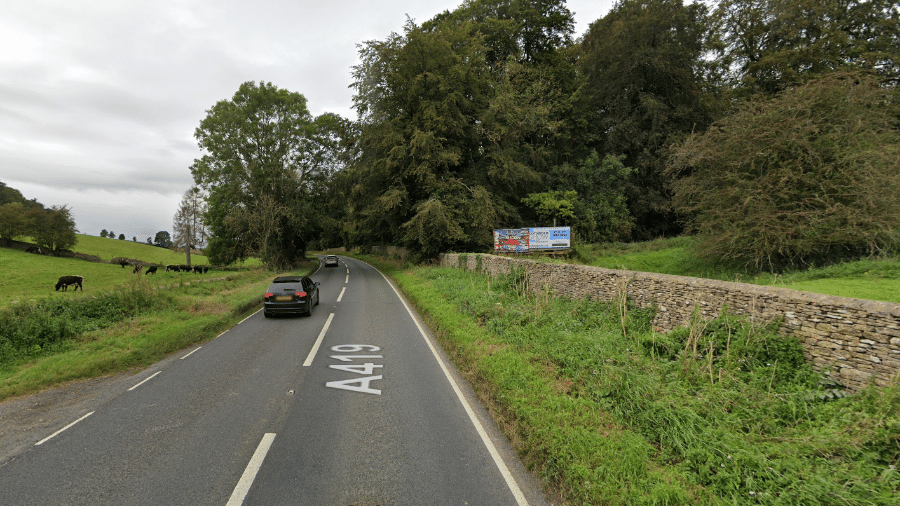 Avião caiu na estrada A419, em Gloucestershire, na Inglaterra