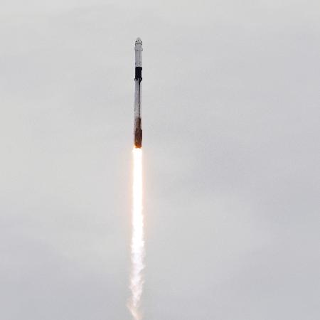 1.out.2026 - Um foguete Falcon 9 e uma espaçonave Dragon da SpaceX decolam na missão Crew-13 da Nasa rumo à Estação Espacial Internacional 
