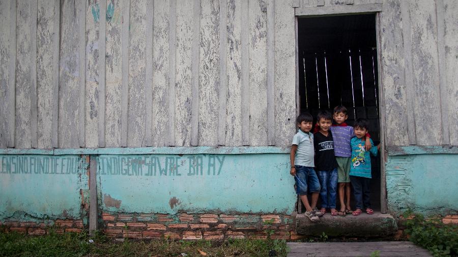 Sala de aula na aldeia Sawré Muybu, na Terra Indígena Sawré Muybu, no Pará - Ana Mendes/Agência Pública
