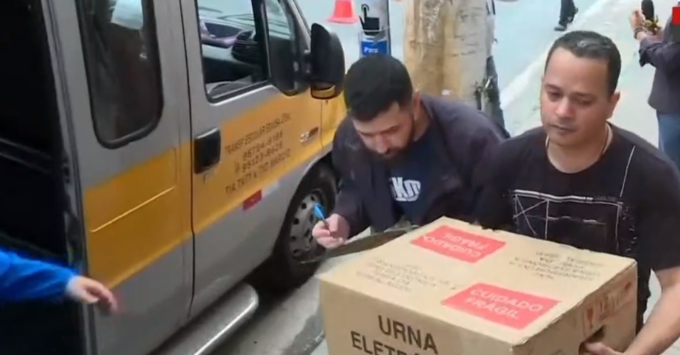 Urnas eletrônicas começam a chegar às zonas eleitorais em São Paulo