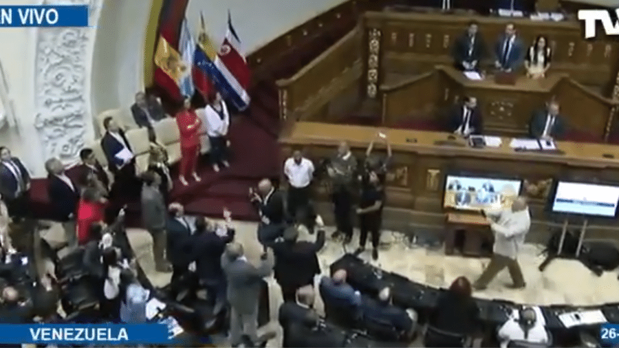 Discurso de parlamentares espanhois acabou em troca de insultos na Assembleia Nacional da Venezuela - Reprodução/TV Venezuela