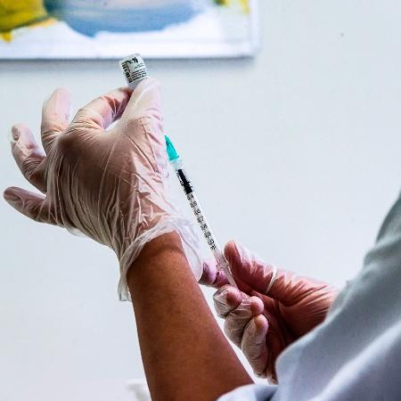 Frustração com o ritmo lento da vacinação contra covid-19 tem gerado tensões na União Europeia - EFE