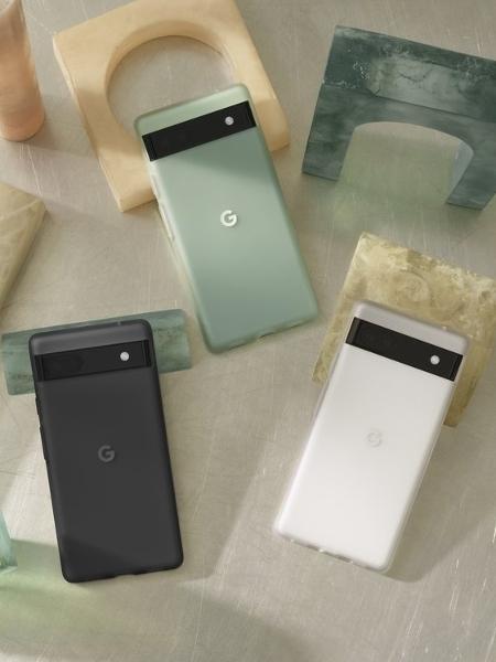 Pixel 6a, novo celular do Google, em três cores: preto, branco e verde - Divulgação