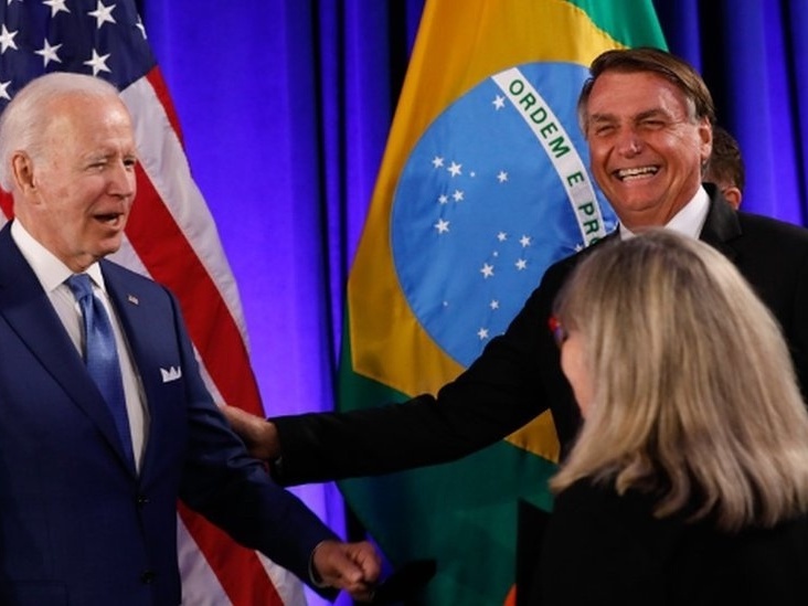Encontro entre Bolsonaro e Biden foi frio, impessoal e protocolar
