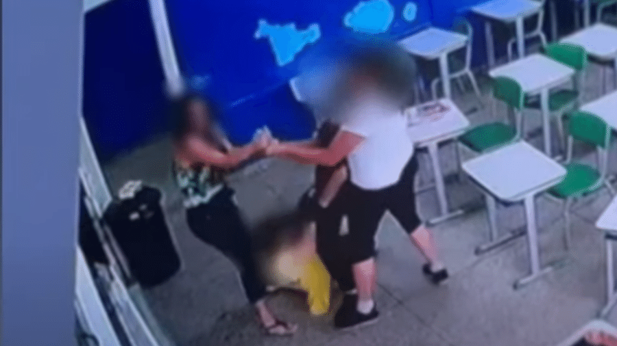 A professora imobilizou o adolescente que fez o ataque em uma escola em São Paulo - Reprodução/TV Bandeirantes