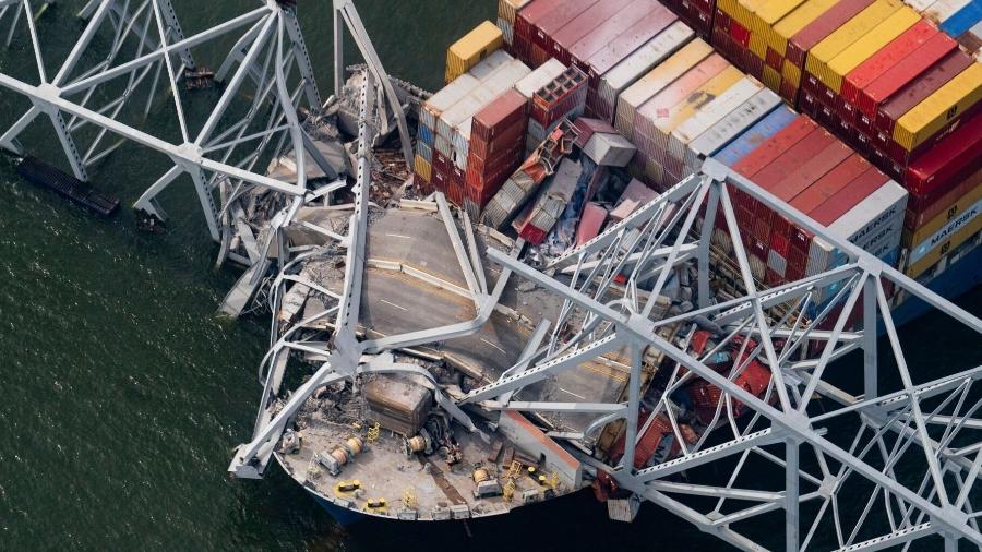 Ponte em Baltimore desabou após colisão com navio cargueiro 