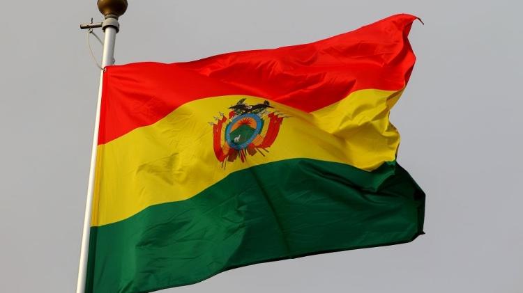 Bandeira da oficial da Bolívia reconhecida internacionalmente.