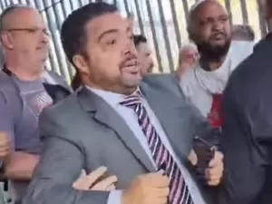 Deputado é atingido por arma de choque durante protesto em São Paulo; vídeo