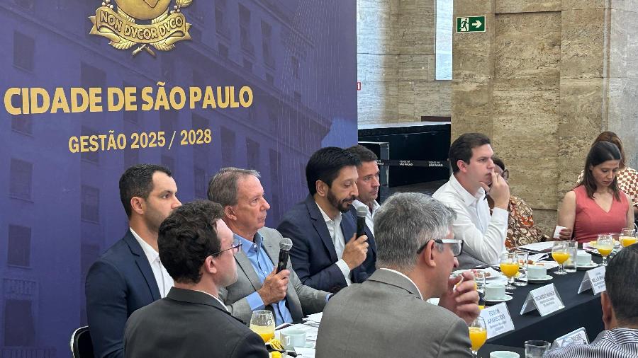 Ricardo Nunes em primeira reunião com secretariado em 2025 