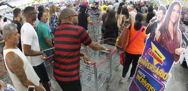 Guanabara faz anos | Briga, corrida e filas: 'black friday carioca' inspira memes