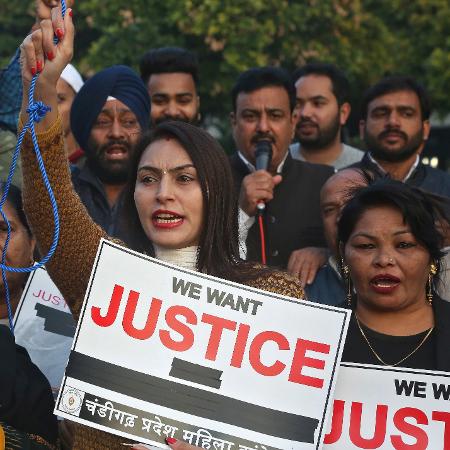 Indianas protestam contra casos de violência contra a mulher - Ajay Verma/Reuters