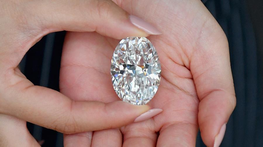 Diamante será colocado em um leilão autônomo de lote único em Hong Kong em 5 de outubro de 2020 -  Angela Weiss / AFP