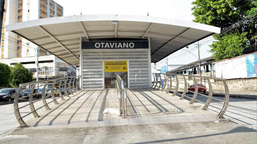 1º.fev.2021 - Estação Otaviano, do BRT, amanhece fechada devido à paralisação dos funcionários no Rio de Janeiro - JORGE HELY/FRAMEPHOTO/FRAMEPHOTO/ESTADÃO CONTEÚDO