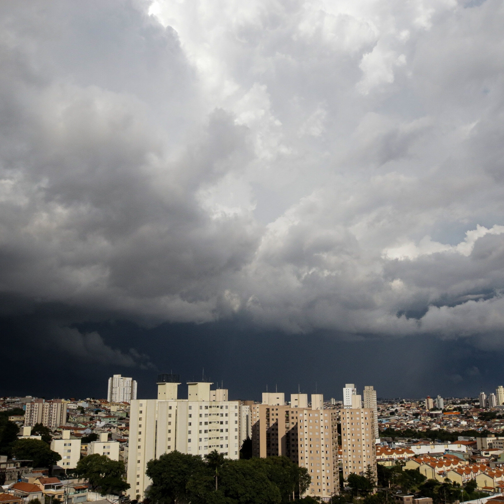 Previsão do tempo: Terça (4) terá chuvas e momentos de nublado na RMVale