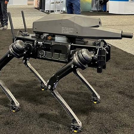 Cão-robô é armado com rifle de alcance de 1.200 metros nos EUA - Reprodução/Ghost Robotics