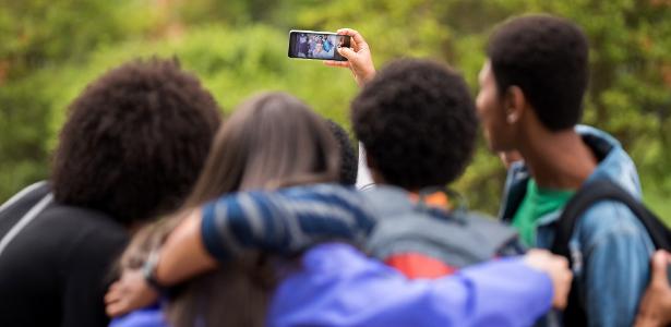 O monopólio do Google e os celulares fora da escola no Brasil