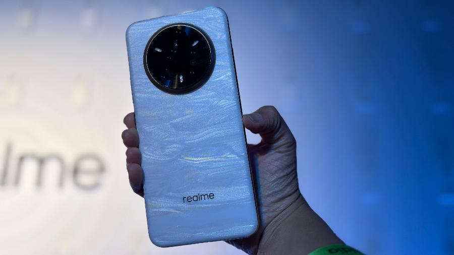 realme 14 Pro+ 5G na cor perolado realme 14 Pro+ 5G na cor perolado