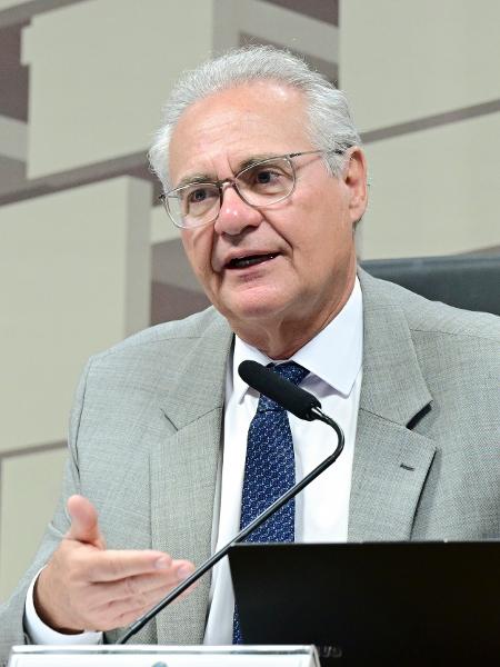 Renan Calheiros foi o relator da proposta alternativa Renan Calheiros foi o relator da proposta alternativa