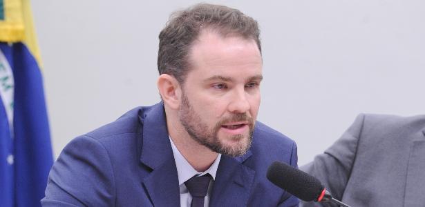 Classificar PCC e CV como terroristas ameaça o Pix, afirma Durigan