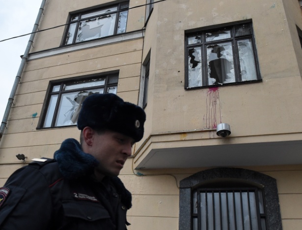 Embaixada turca em Moscou é depredada durante protesto em frente ao edifício - Vasily Maximov/AFP