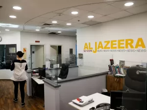 Israel anuncia o fechamento do canal Al Jazeera no país
