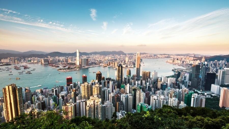 Diferente da China, dependente de matéria prima e produtos manufaturados, a economia Hong Kong tem como base o setor de serviços e finanças - Getty Images