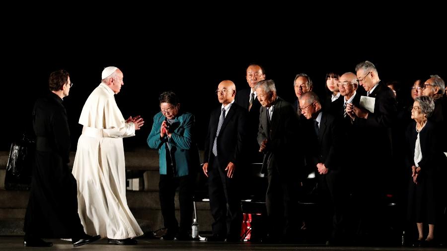 Papa Francisco cumprimenta sobreviventes do ataque nuclear a Hiroshima - Kim Kyung-Hoon/Reuters - 24.nov.2019