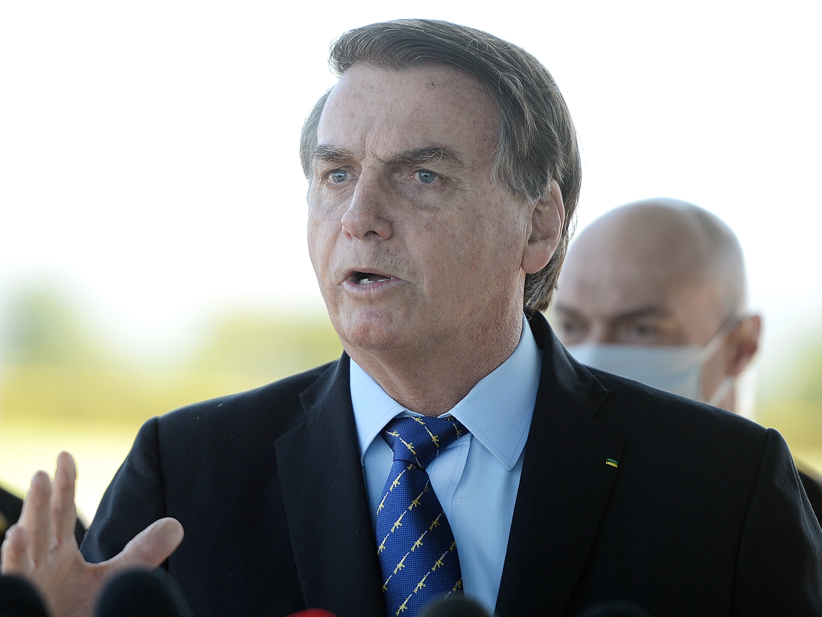 Bolsonaro crava Palmeiras campeão mundial e diz que Cruzeiro será