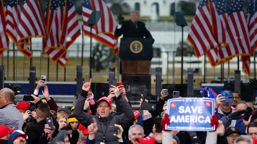 6.jan.2020 - O presidente Donald Trump discursa para apoiadores em frente à Casa Branca  - TASOS KATOPODIS/AFP