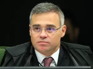 André Mendonça acolhe ação que pode rever parte de acordos da Lava Jato