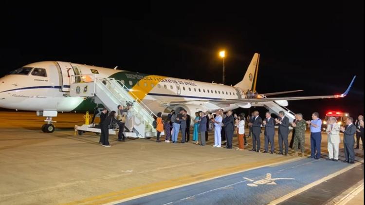 Avião com brasileiros resgatados da Faixa de Gaza chegou ontem a Brasília