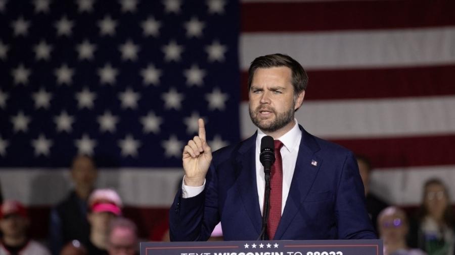 JD Vance discursa em Wisconsin